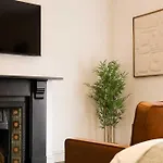 شقة Lovely Flat On Bath Road - Flat 8
