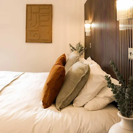 Apartament Lovely Flat On Bath Road - Flat 8 *
