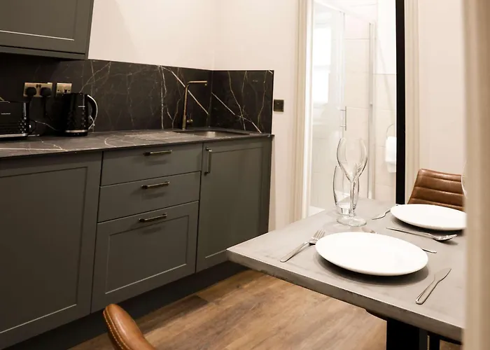 Lovely Flat On Bath Road - Flat 8