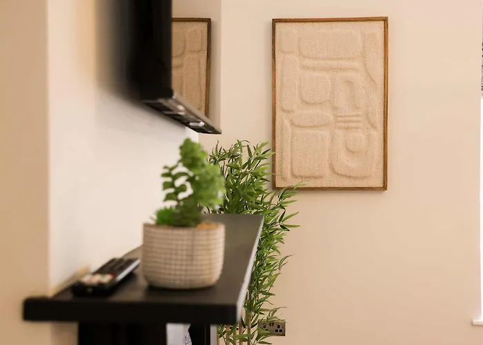 Apartman Lovely Flat On Bath Road - Flat 8