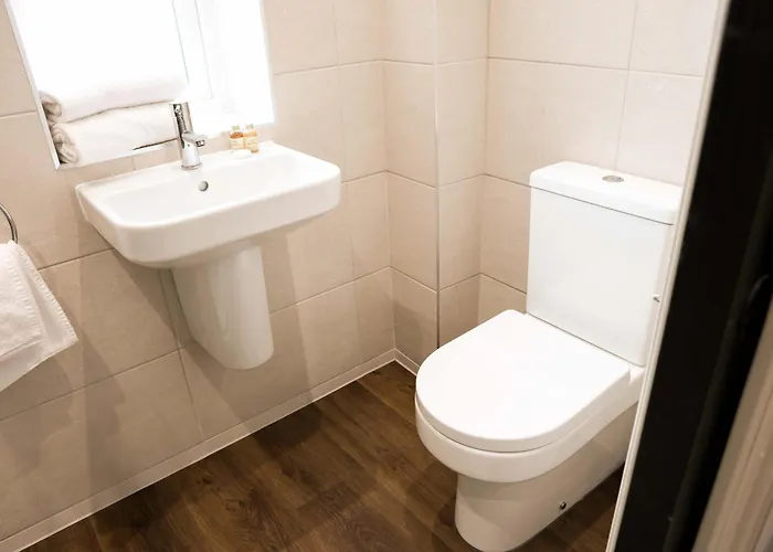 Lovely Flat On Bath Road - Flat 8